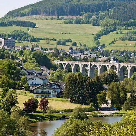 Gaensebluemchen - Klein Aber Fein - Mit Skywalkblick