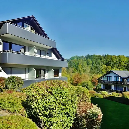 Daire Gaensebluemchen *